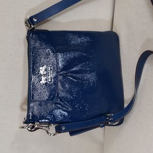 COACH NAVY BLUE PATENT LEATHER CROSSBODY BAG